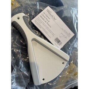 Pampered Chef Jar Opener #2677 Handheld or Mounted White Kitchen Utensil  No Box